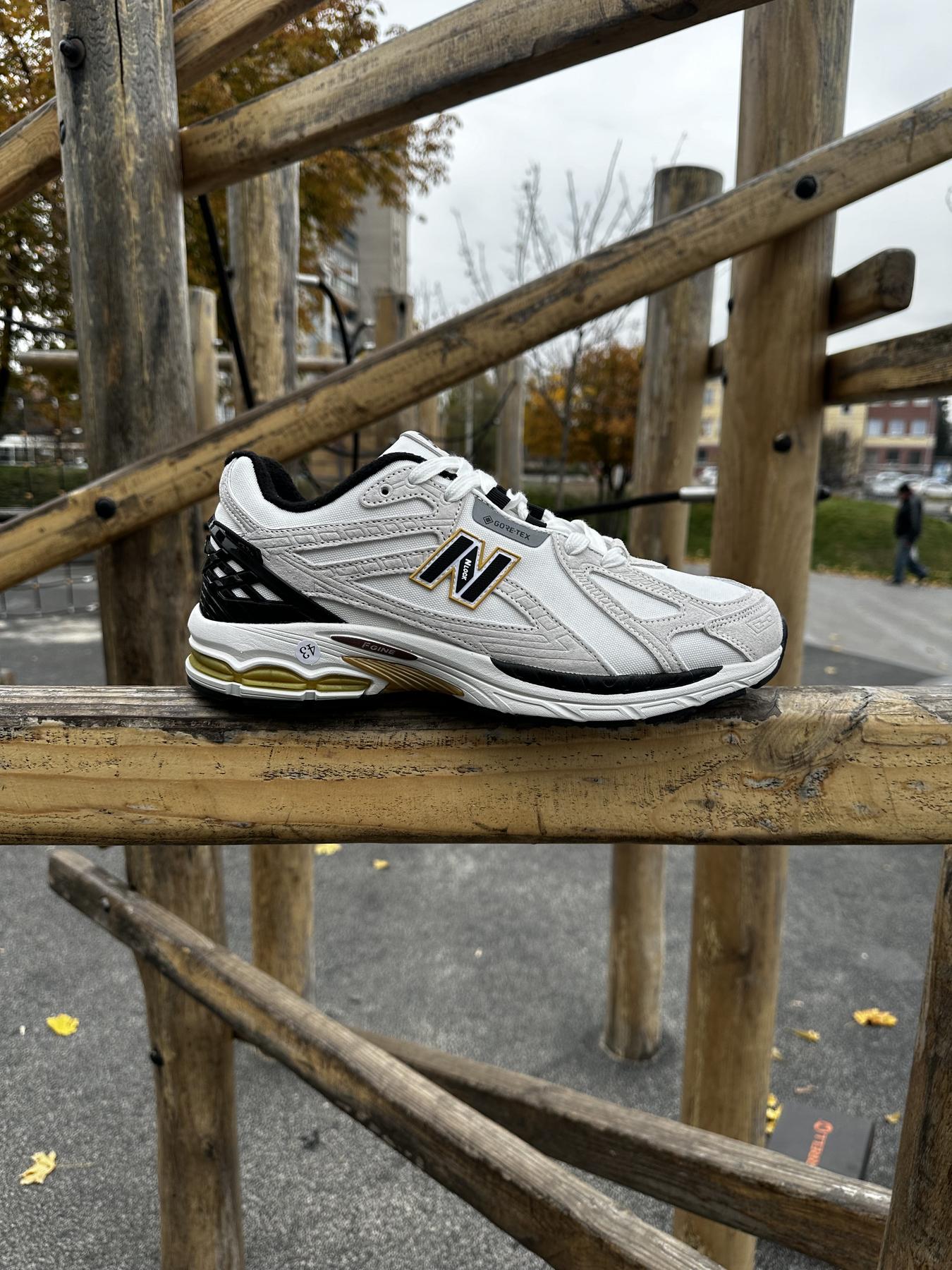 Кросівки New Balance 1906R metallic gold / GORE TEX (CORDURA)