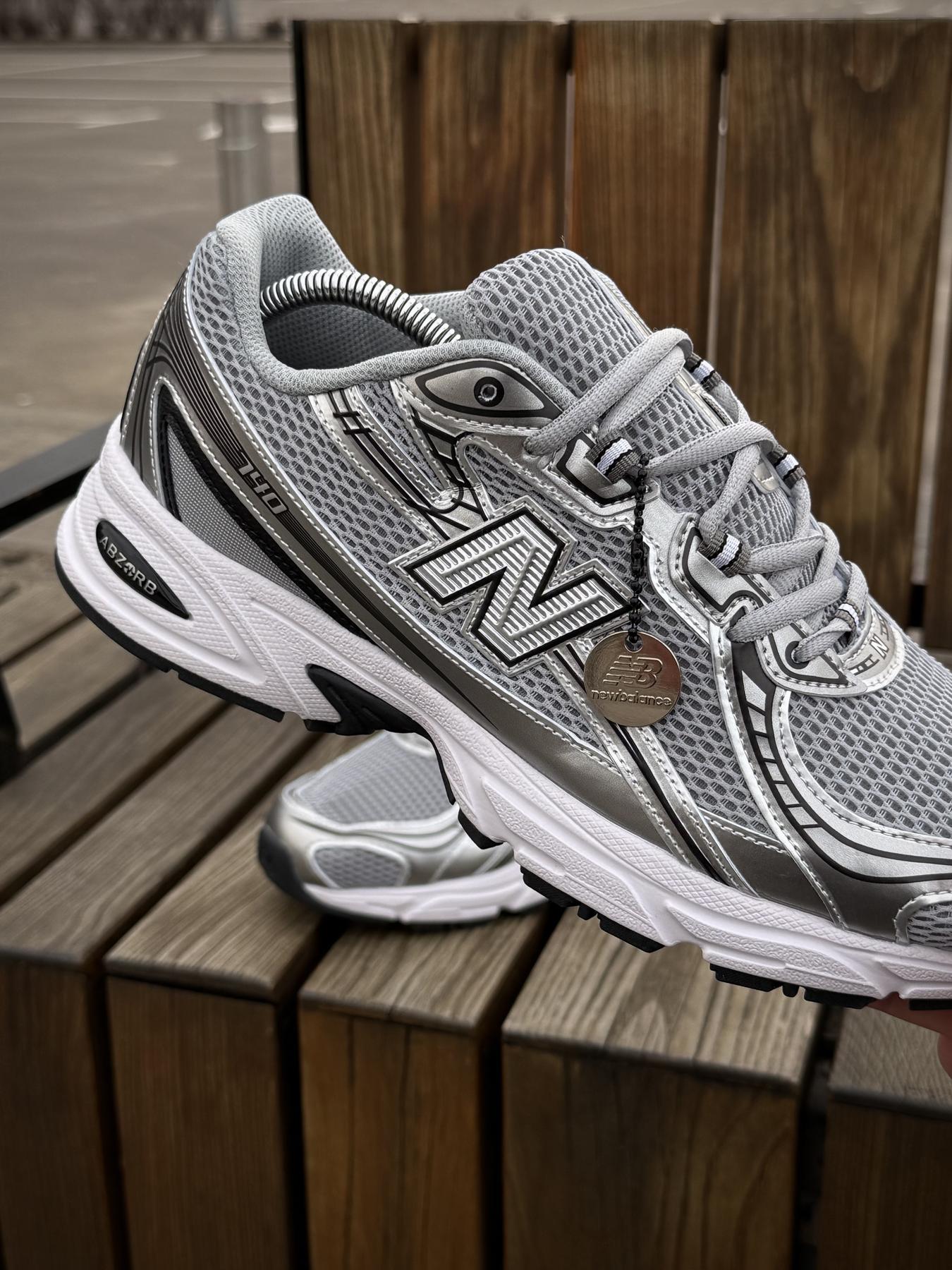 Кросівки New Balance 740 Gray