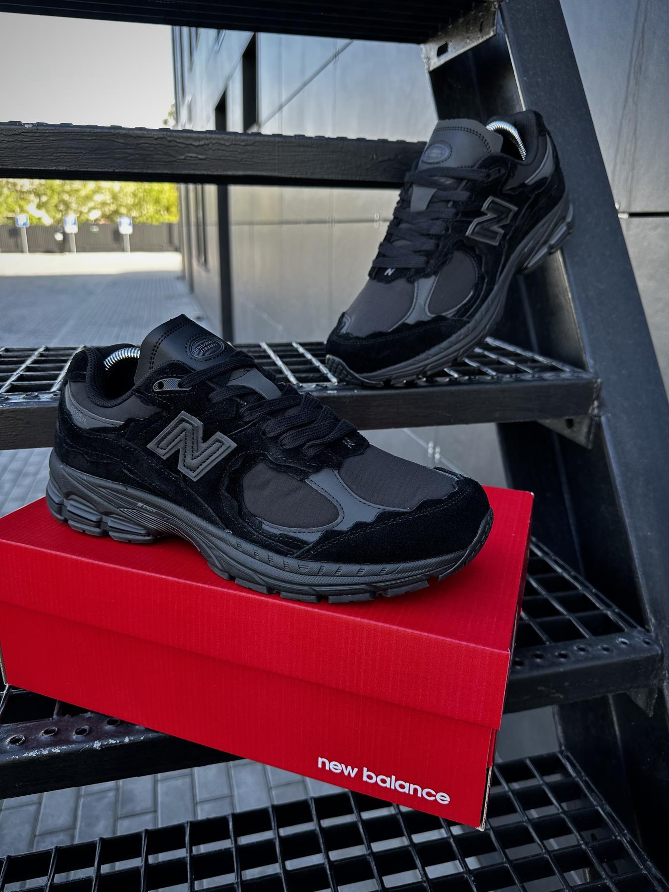 Кросівки New Balance 2002R Full Black