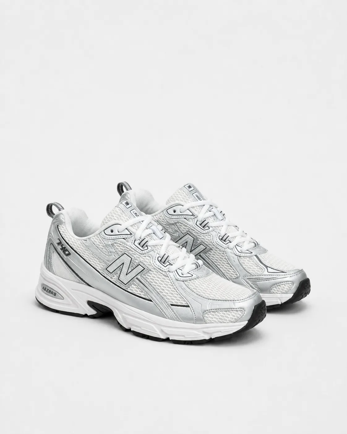 Кросівки New Balance 740 White